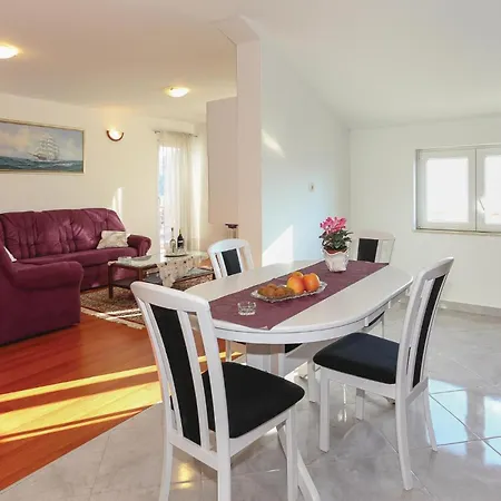 3 Bedroom Lovely In * Gata