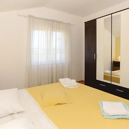 3 Bedroom Lovely In Apartment
