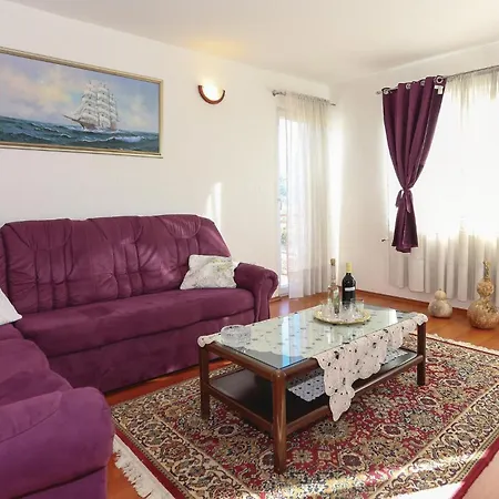 3 Bedroom Lovely In * Gata