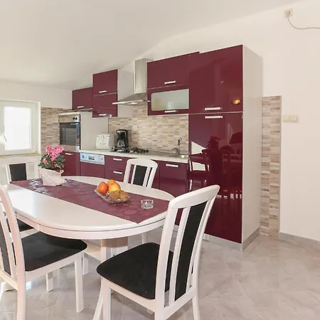 3 Bedroom Lovely In Apartment Gata